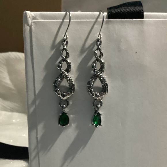 💋Antique Silver Twisted Etched Hook Drop Earrings - Picture 4 of 16